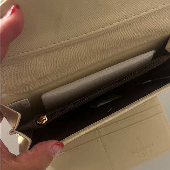 Yves Saint Laurent Ivory Quilted Wallet - Picture 3 of 5